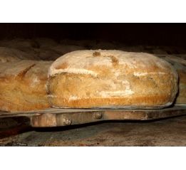 Chleb pszenno-żytni z łopaty